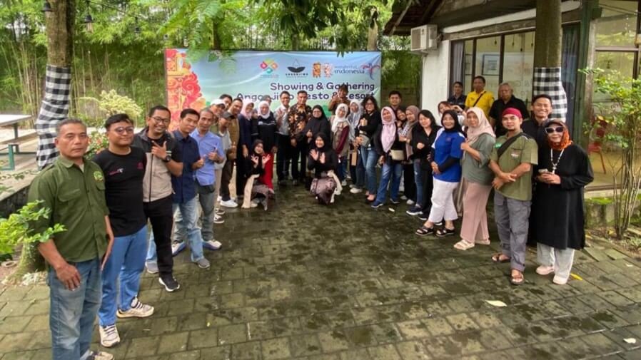 Gathering 100 Biro Tour & Travel di Angonjiwo Taman Dayu bareng PRESTASI: Kolaborasi Keren untuk Pariwisata Jawa Timur