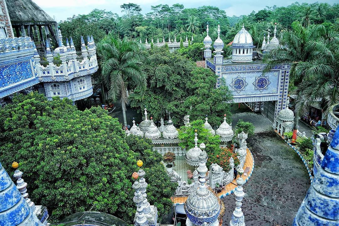 Wisata Religi Malang: 8 Destinasi Spiritual Terbaik di Kota Sejuk