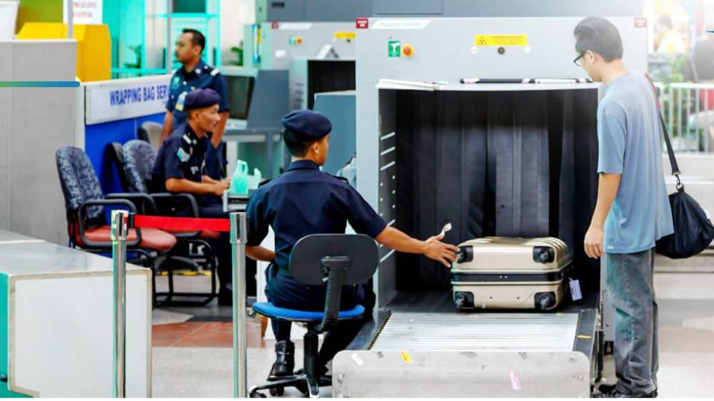 Tips Liburan ke Luar Negeri Anti-Ribet: Pahami Aturan Bea Cukai Terbaru untuk Penumpang Internasional